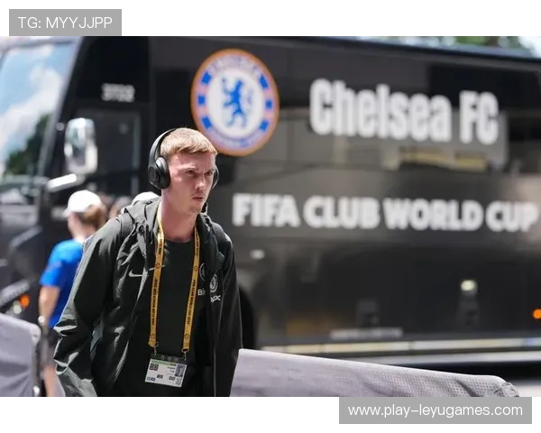 切尔西帕尔默穿透中路射门得手